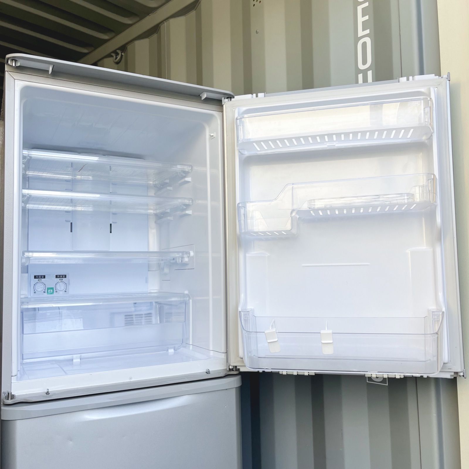 373取付無料！SHARP左右両開きドア スタイリッシュシルバー3ドア冷蔵庫 373取付無料！SHARP左右両開きドア スタイリッシュシルバー3ドア冷蔵庫