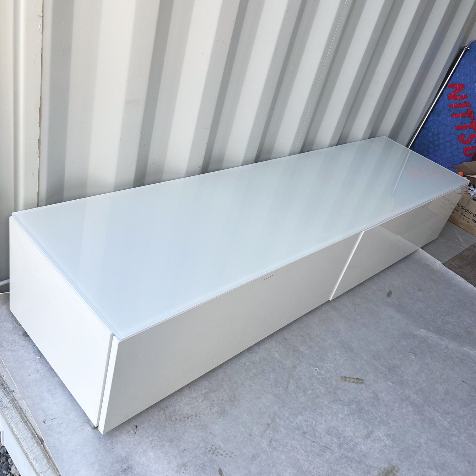 専用取付無料！モルテーニ PASS ホワイトガラストップテレビボード✨ 専用取付無料！モルテーニ PASS ホワイトガラストップテレビボード