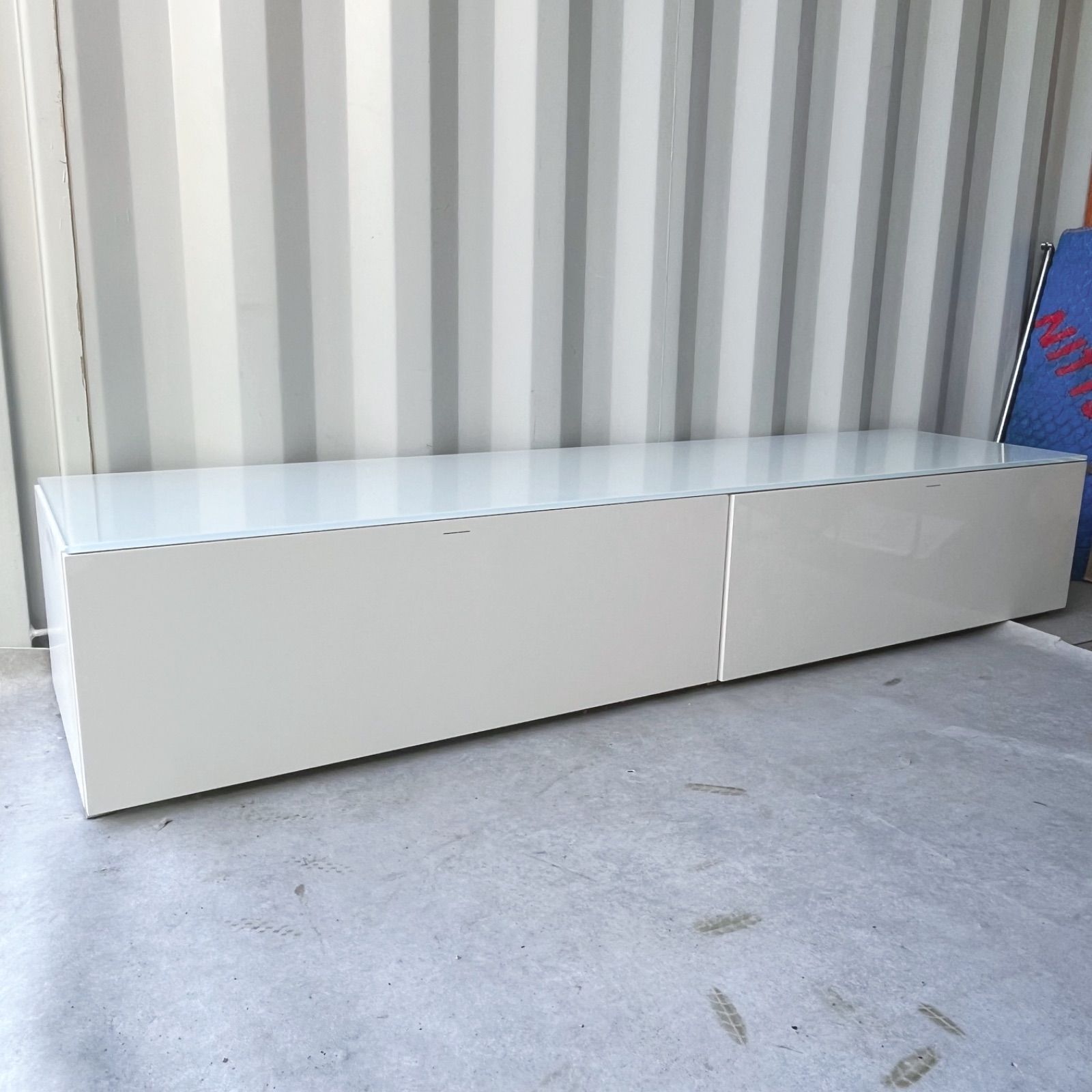 専用取付無料！モルテーニ PASS ホワイトガラストップテレビボード