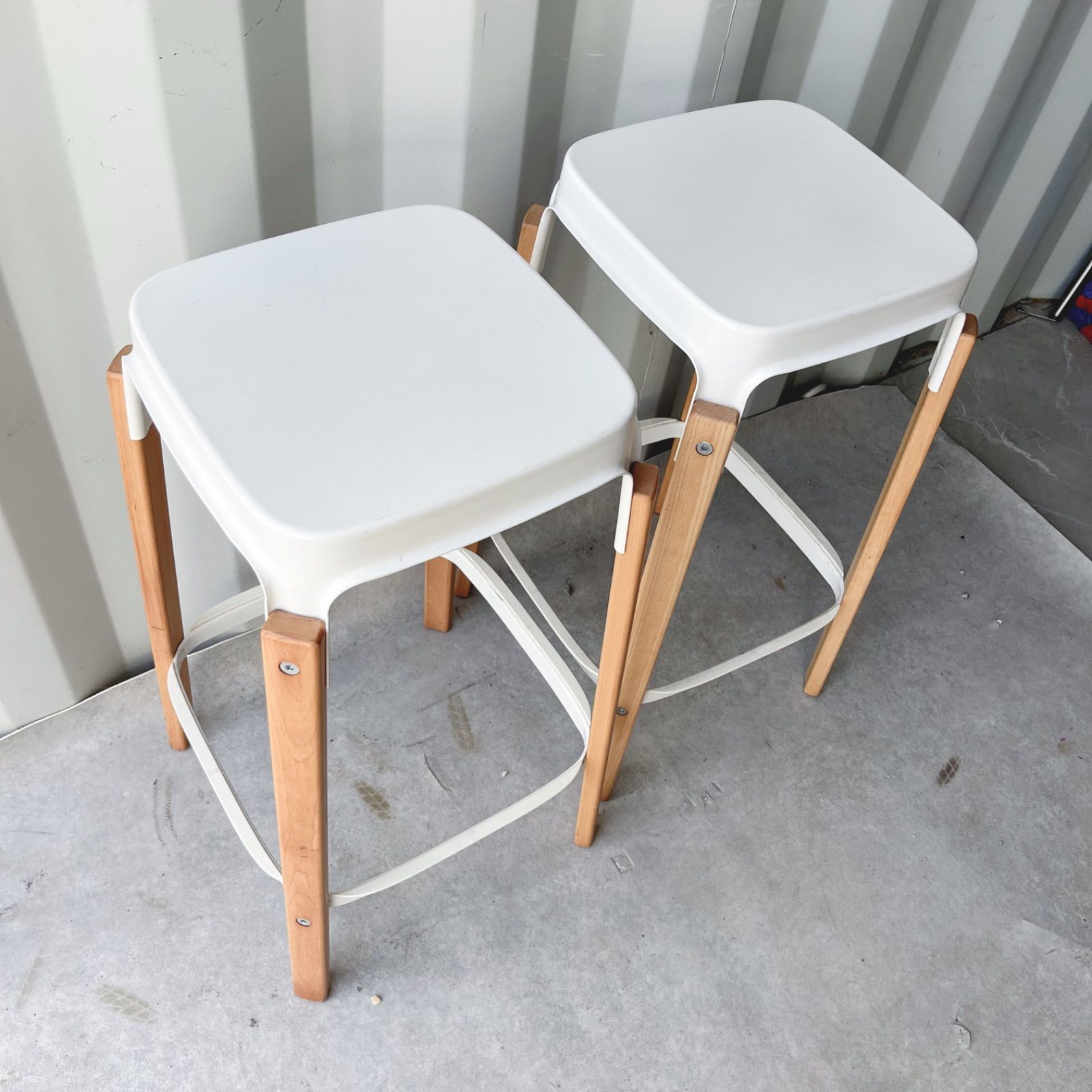 取付無料！マジス イタリア スチールウッドスツール ホワイト2脚 取付無料！マジス イタリア スチールウッドスツール ホワイト2脚