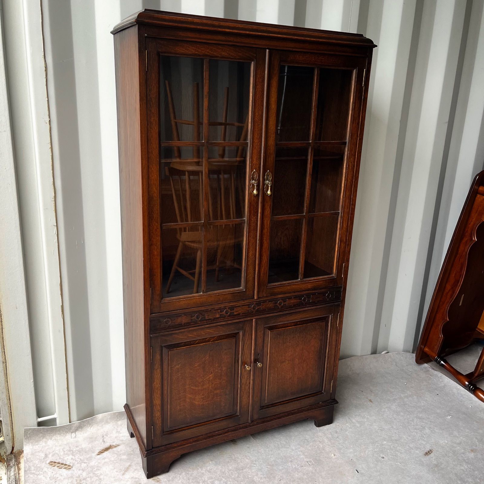 取付無料！おしゃれアンティーク レトロ クラシック 天然木ガラス戸キャビネット✨ 取付無料！おしゃれアンティーク レトロ クラシック 天然木ガラス戸