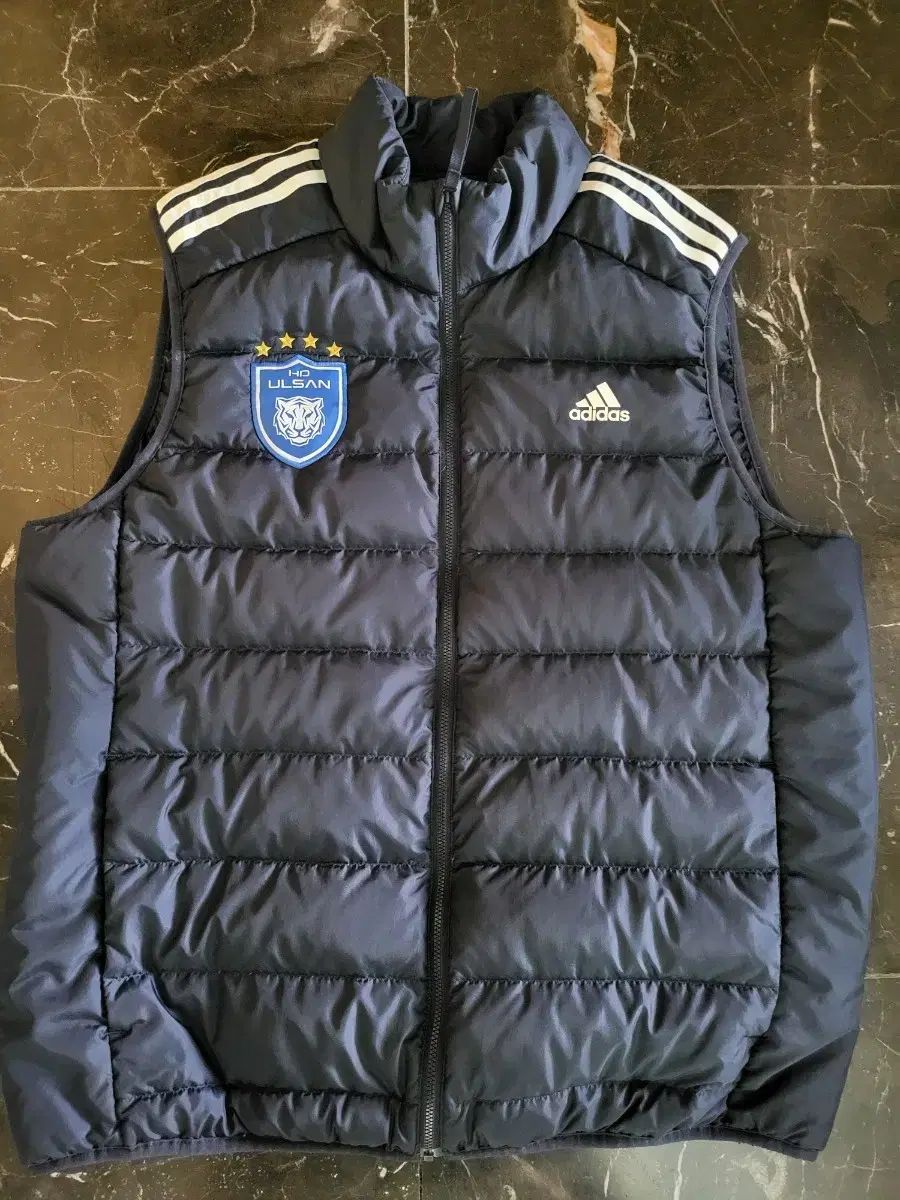 アディダス 蔚山現代（ウルサンゲンダイ）FC 選手 支給品 ダウンベスト