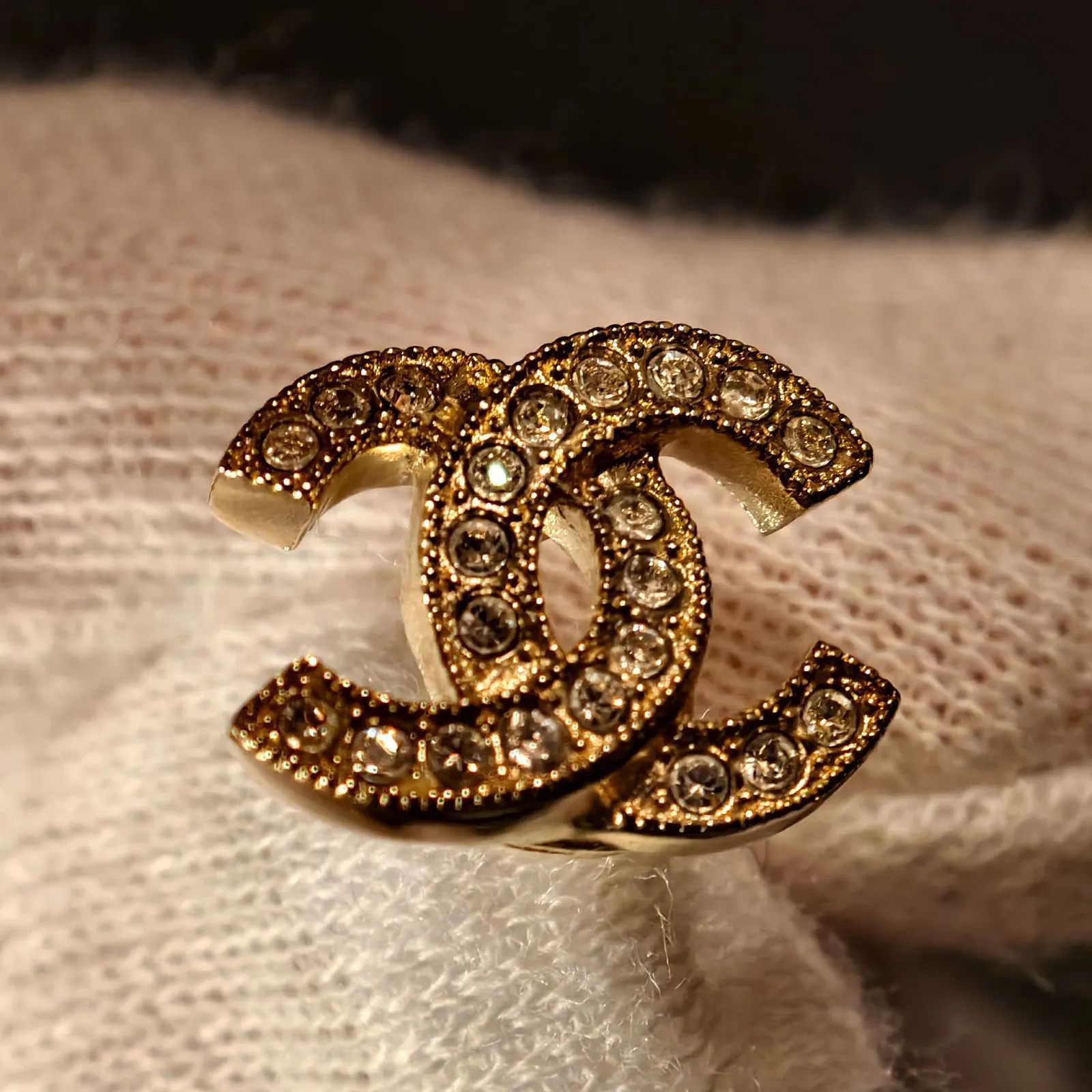 シャネル ココマーク F25V ピアス (両耳用) GP×ラインストーン