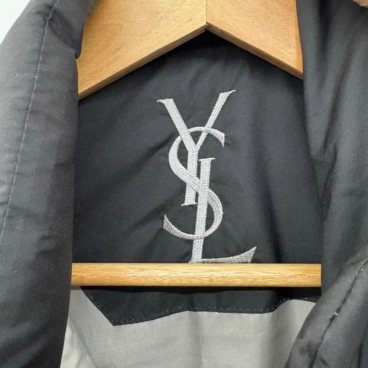 YVES SAINT LAURENT イヴ・サンローラン ブラック ダウン ベスト M