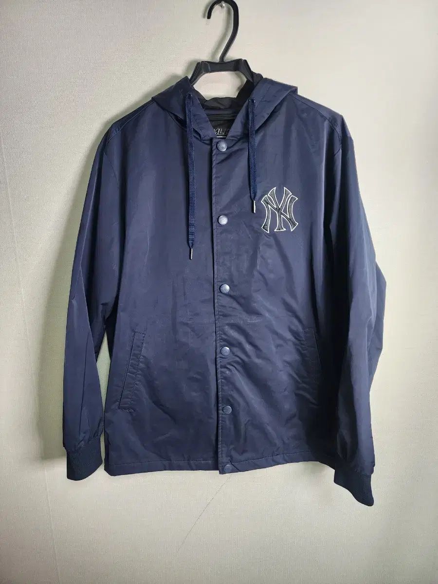 MLB ニューヨーク・ヤンキース フード COACH ジャケット 105 ネイビー