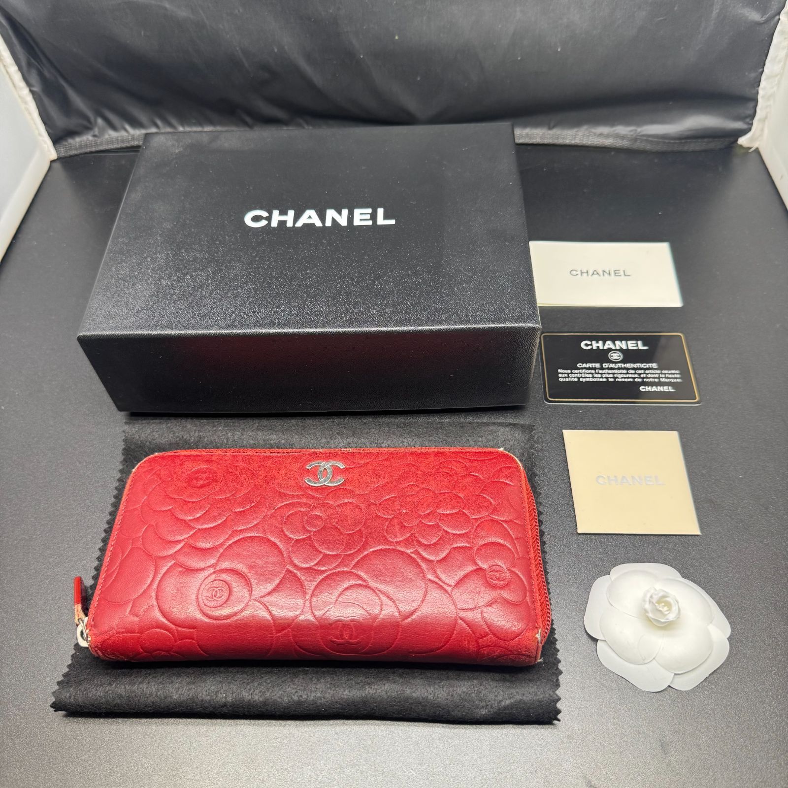 シャネル カメリア ラウンドジップ B26011683 - メルカリ