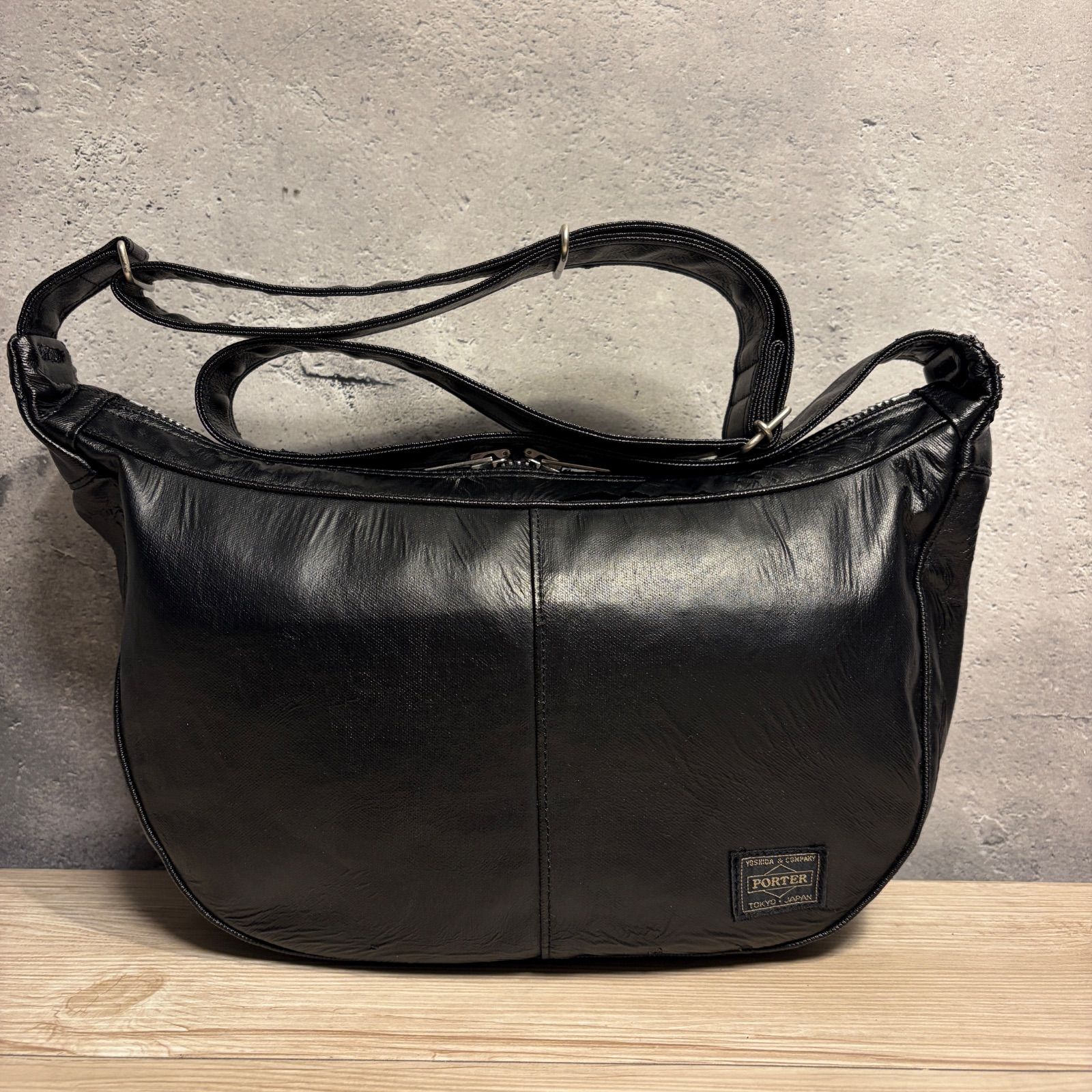 PORTER ブラックレザー ショルダーバッグ 現在庫無くなり次第廃盤確定 PORTER フリースタイル ショルダーバッグ レザー 黒 剥がれ・浮きあり