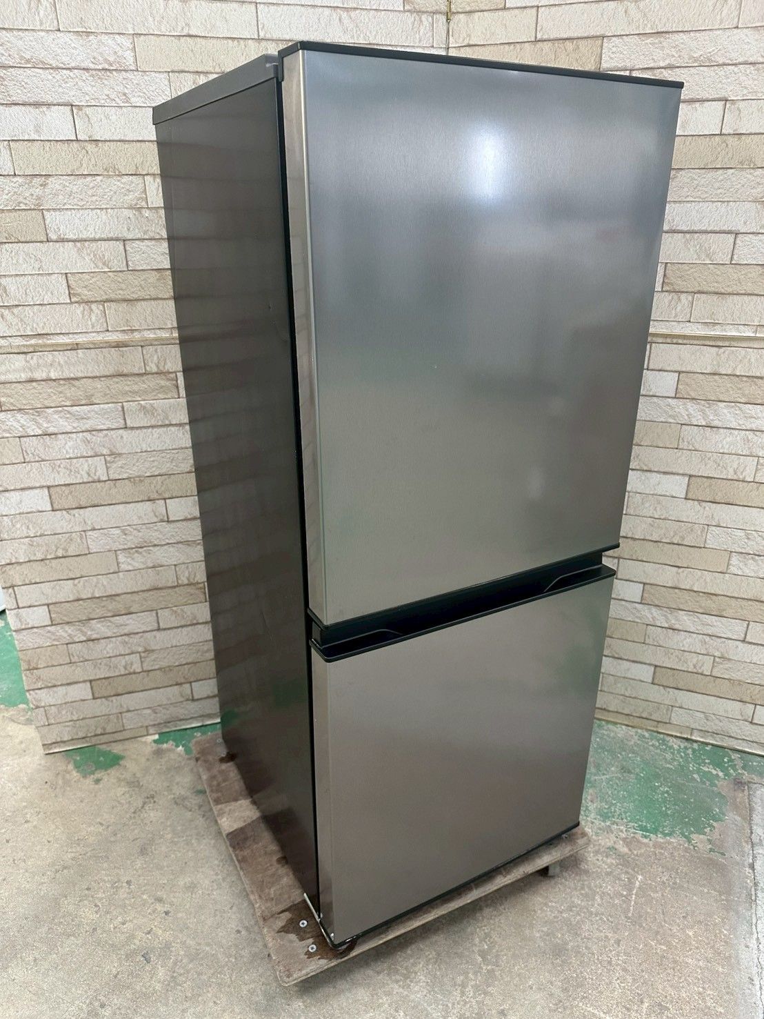 大阪送料無料★3か月保障付き★2023年★AQR-J14N(S)★IR-1004 大阪送料無料☆3か月保障付き☆冷蔵庫☆アクア☆2ドア☆2022年☆AQR