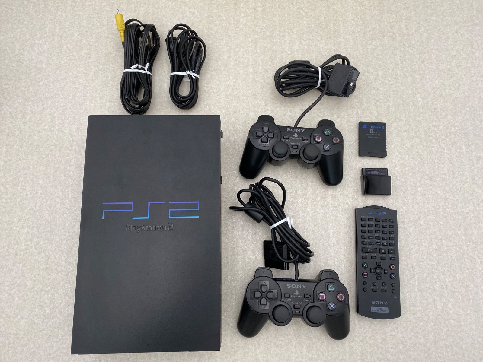 限定カラー‼️のPlayStation 2本体とコントローラー2台 r032r.jpg?fitin=272:272