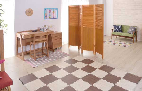 天然木（パイン）と繊維板の４連スクリーン （折りたたみパーテーション）「W40×D4P×H160cm」No.510／ナチュラル