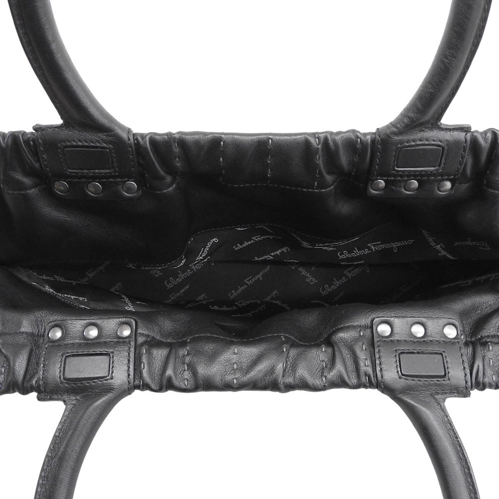 Salvatore Ferragamo サルヴァトーレフェラガモ レザー ステッチ  