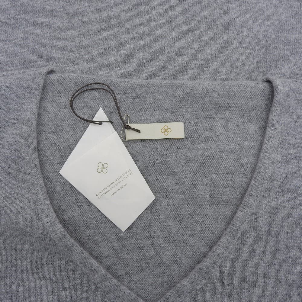 TOYOBOSHI トウヨウボウシ 新品同様 糸衣 KIDO カシミヤ100 Vネック  