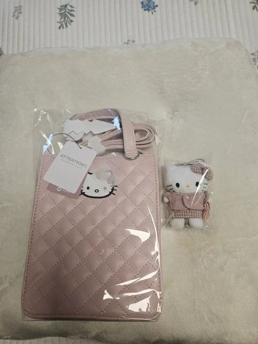 ハローキティ ミパーセント クロスバック キーホルダー セット