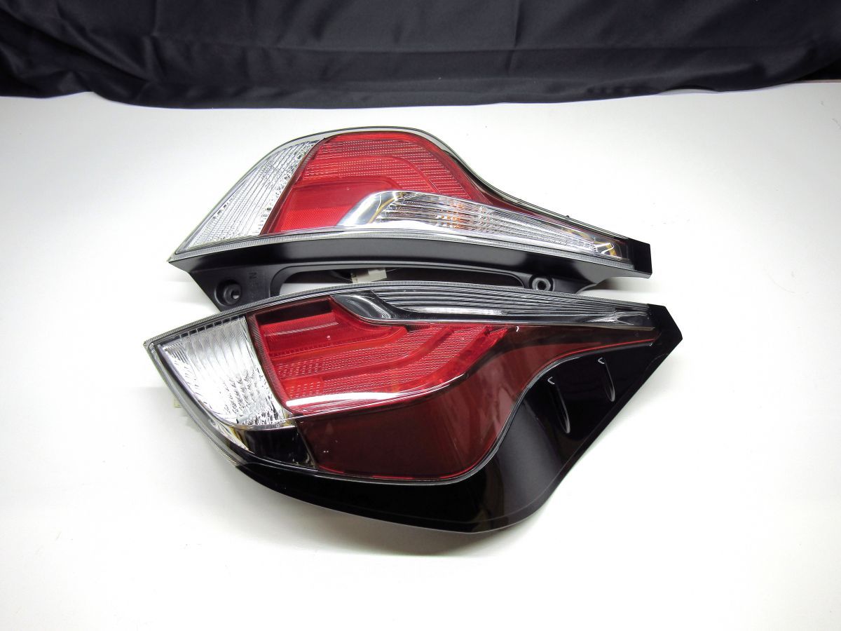 トヨタ テールランプ 52-304 左 トヨタ NHP10 アクア 中期 純正 左右 テールランプ 割れあり Stanley