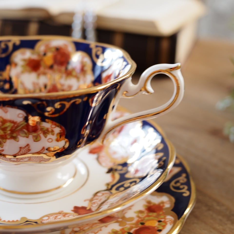 LAST【美品】英国ロイヤルアルバート エアルーム トリオ ティーカップ