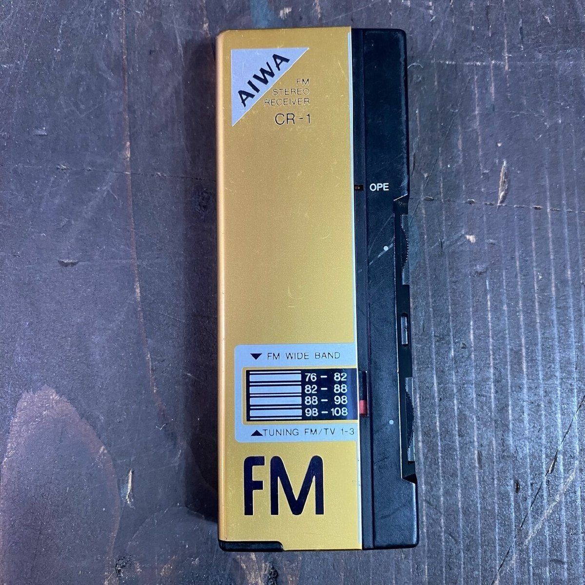 AIWA　FMラジオ　CR-1 ジャンク品 Aiwa CR-1 Vintage FM Stereo Receiver Pocket Sized Radio Made in