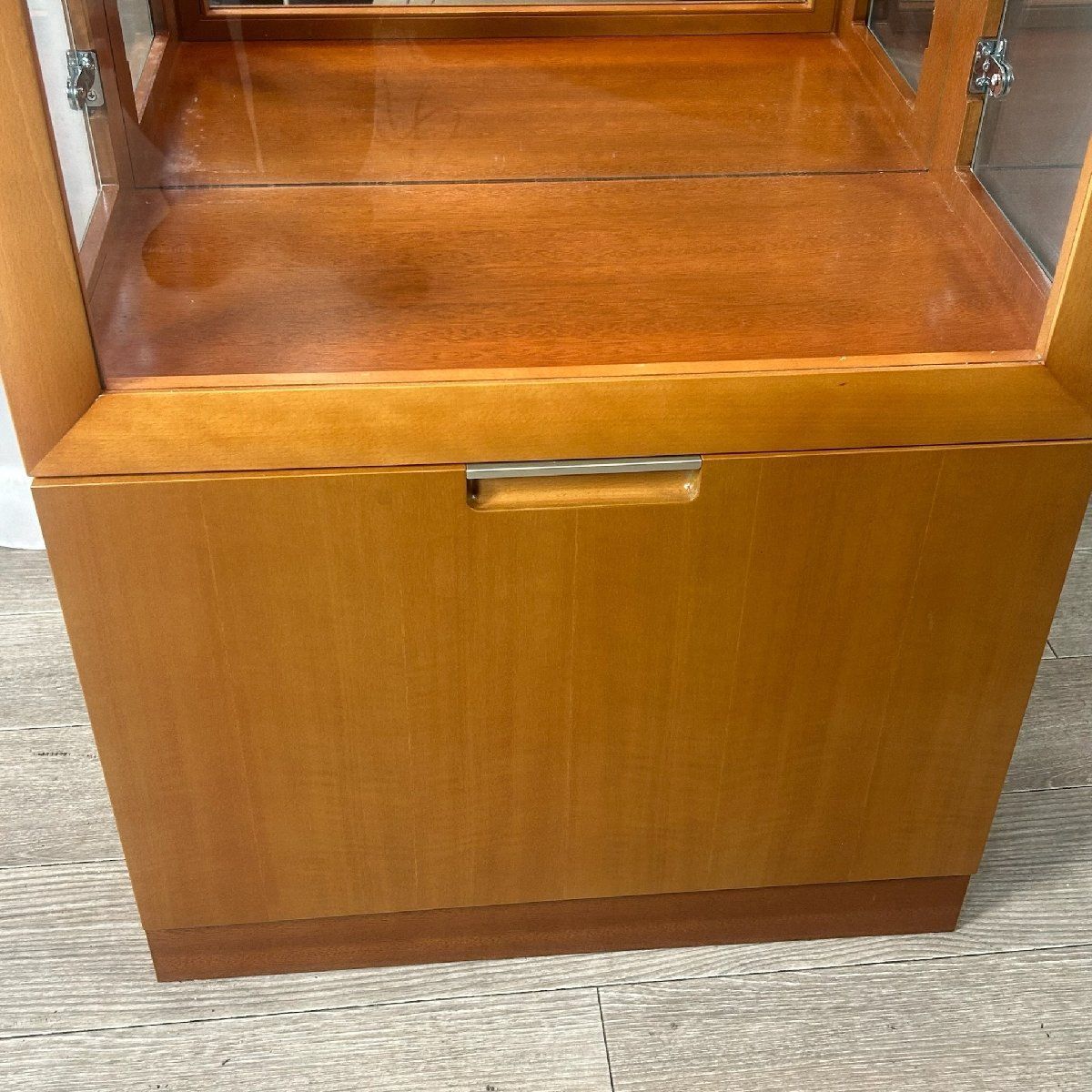 XD57 カリモク HE2320NU ガラス キャビネット 飾り棚/A4 - メルカリ