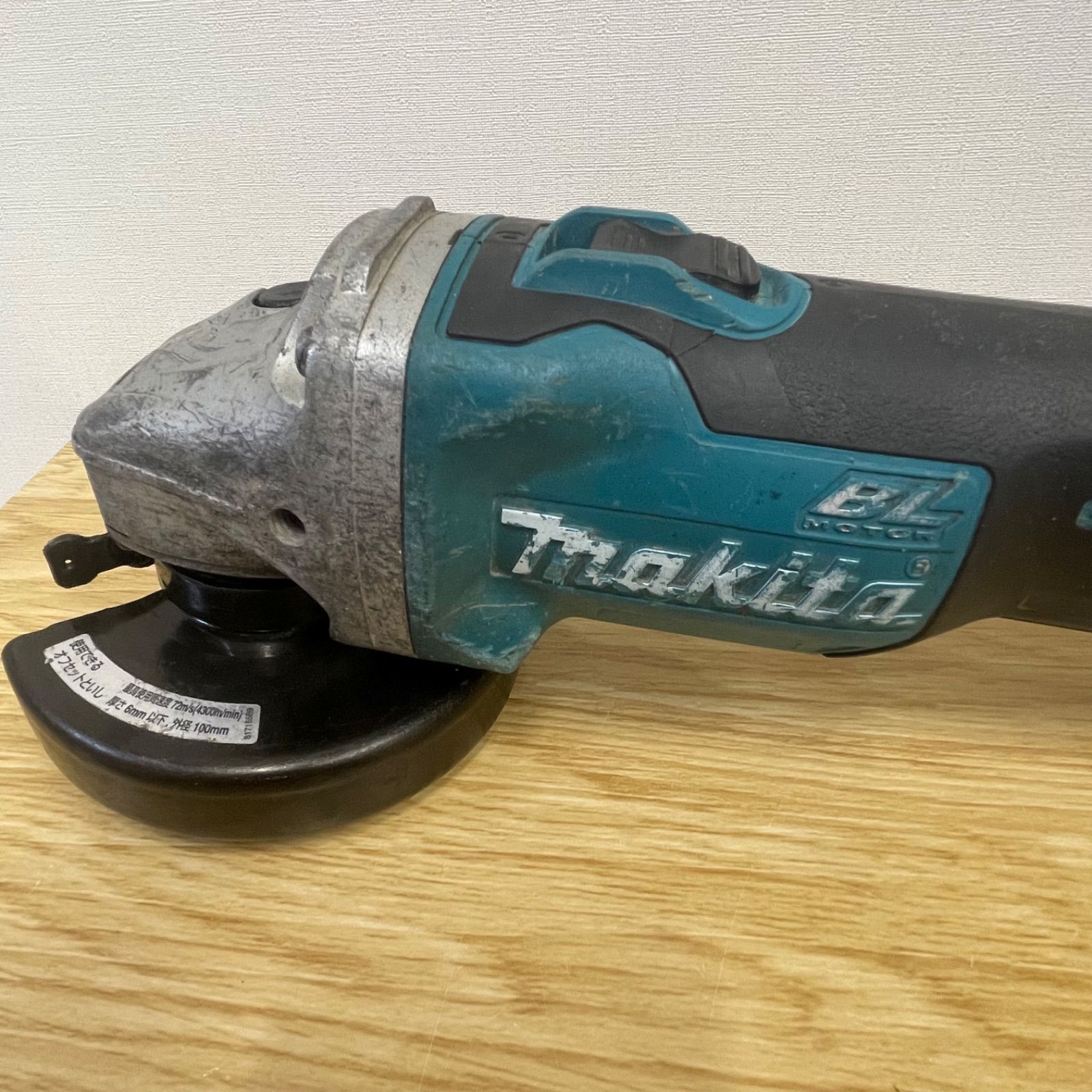 マキタ MAKITA GA 412 D 18 V 充電式ディスクグラインダ A 26-198