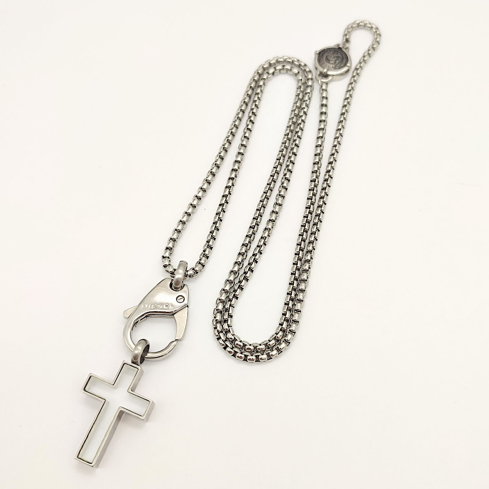 美品】DIESEL ディーゼル グレイブロゴカラビナフック シルバークロス 