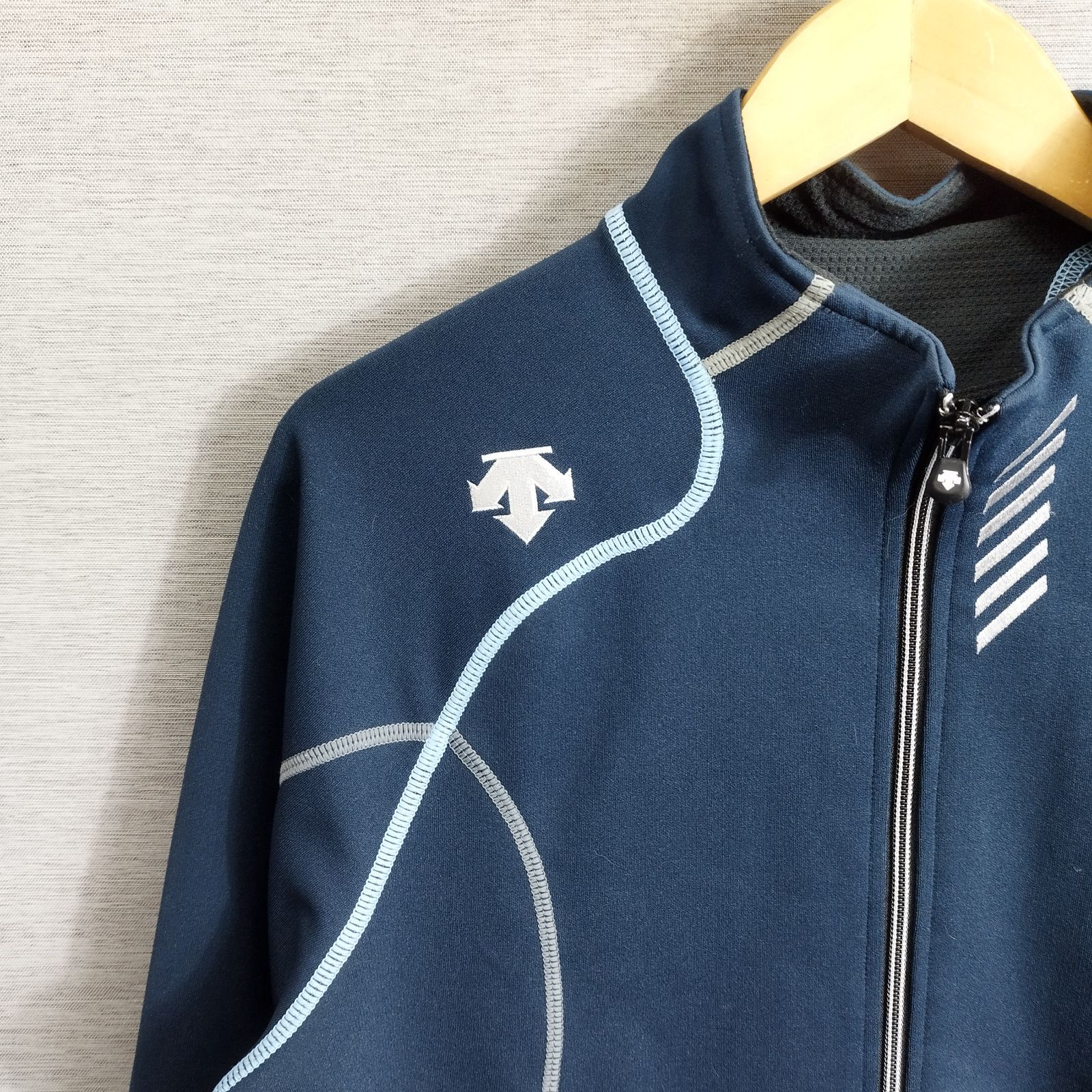 DESCENTE デサント ジャージ ジャケット スポーツ トラック ロゴ 刺繍