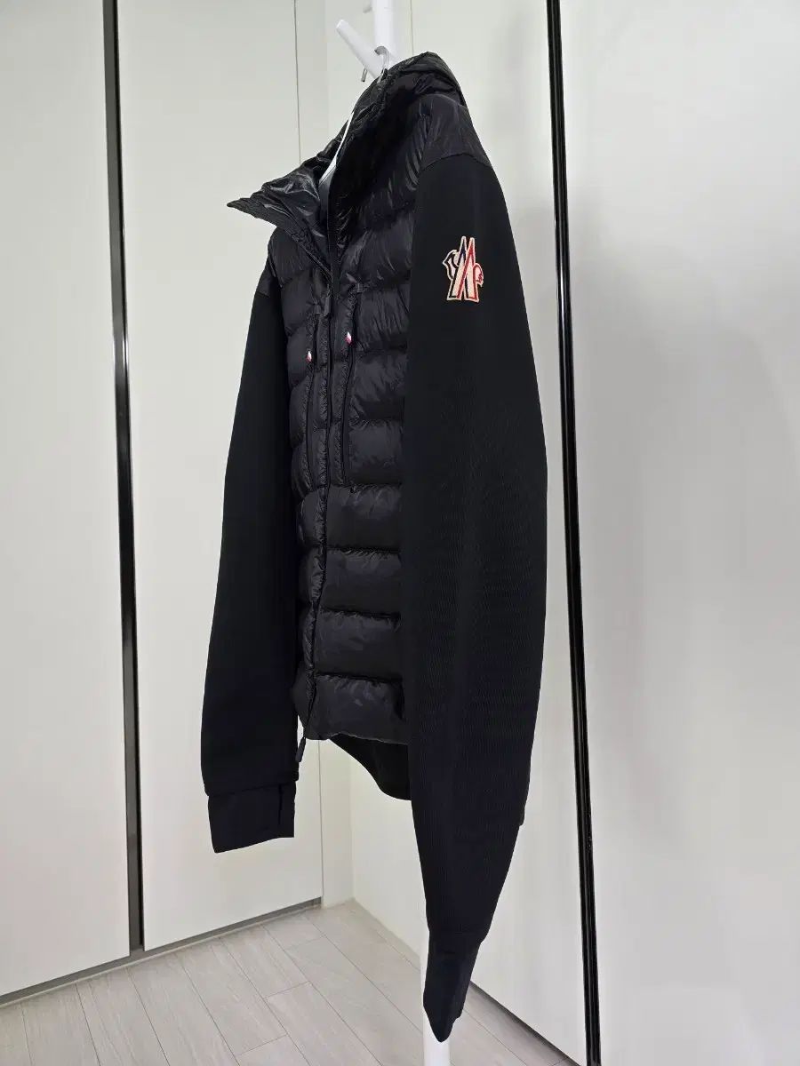 正規品．大人気✨新品取り寄せ モンクレール ダウンニット 正規品 MONCLER モンクレール ニットダウン