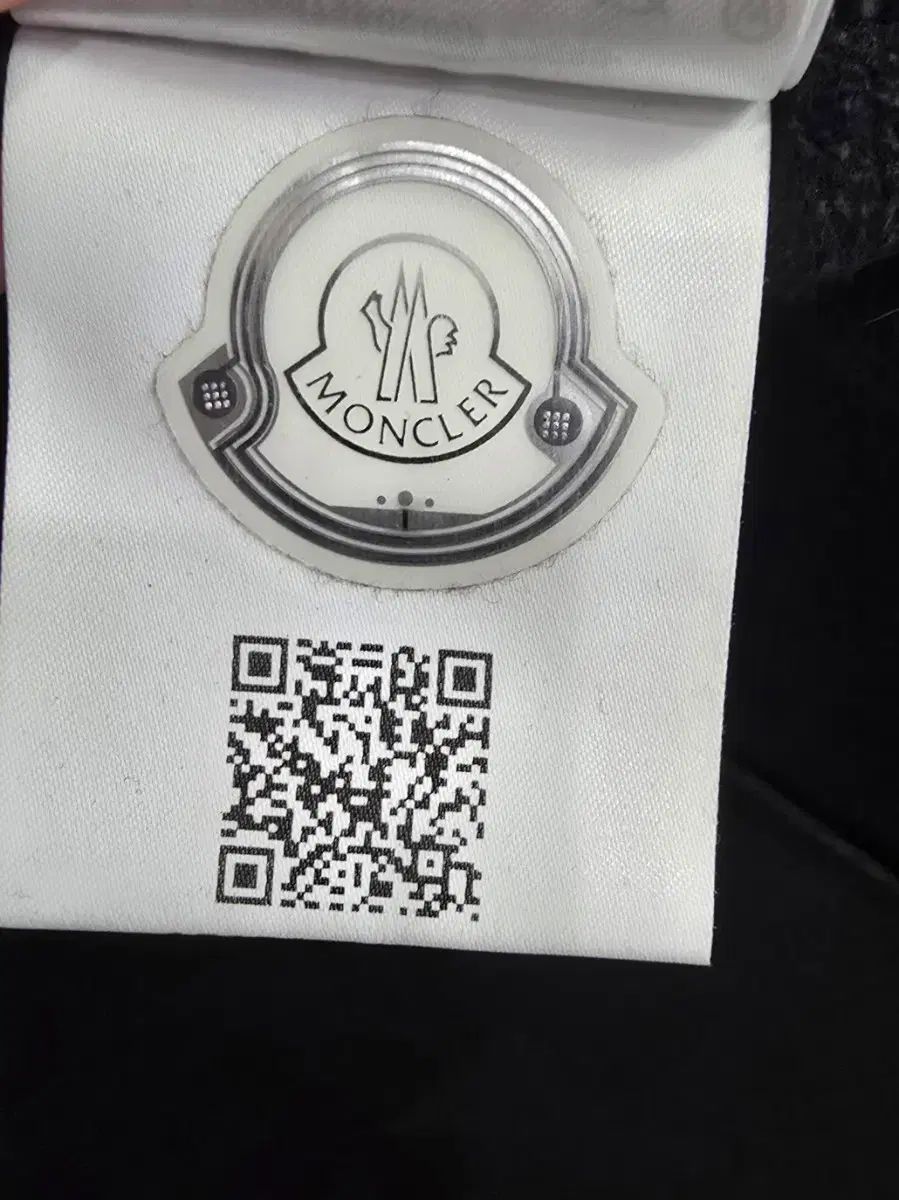 正規品．大人気✨新品取り寄せ モンクレール ダウンニット 正規品 MONCLER モンクレール ニットダウン
