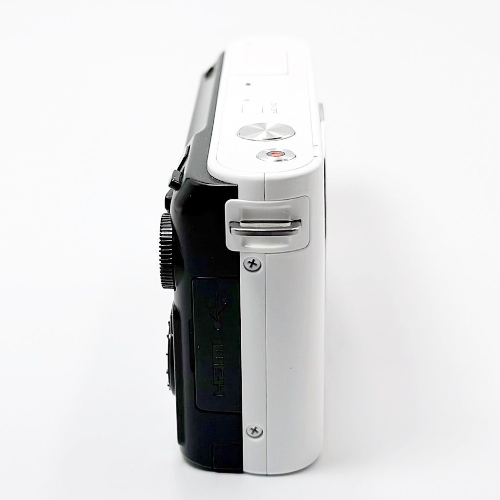 ニコン Nikon 1 J1 ダブルズームキット ホワイト ミラーレス カメラ