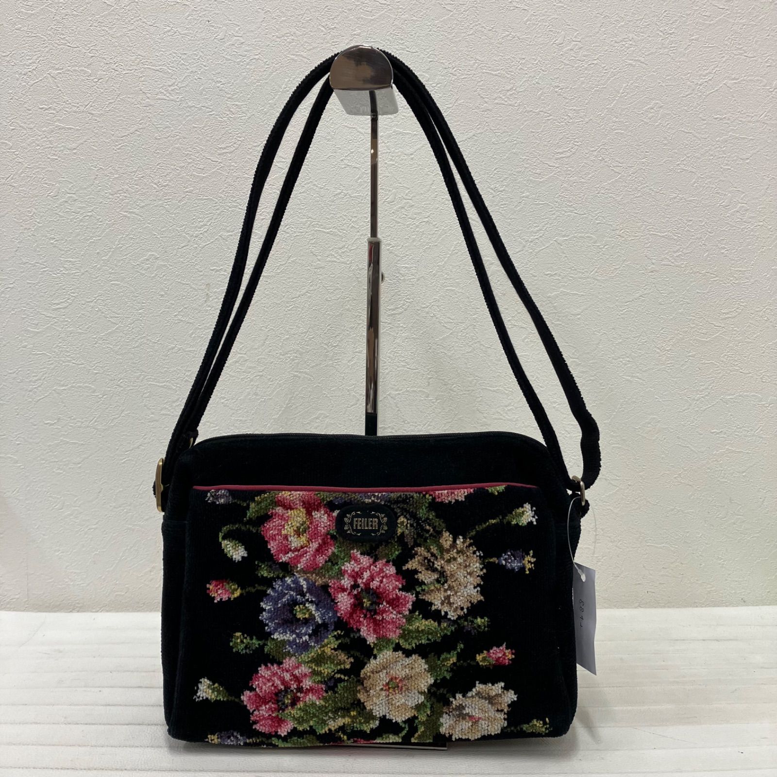 【新品未使用】フェイラー ショルダーバッグ 斜め掛け シュニール織り 赤色 本牛革斜め掛けレザーショルダーバッグ hana レッド | アジアの手仕事