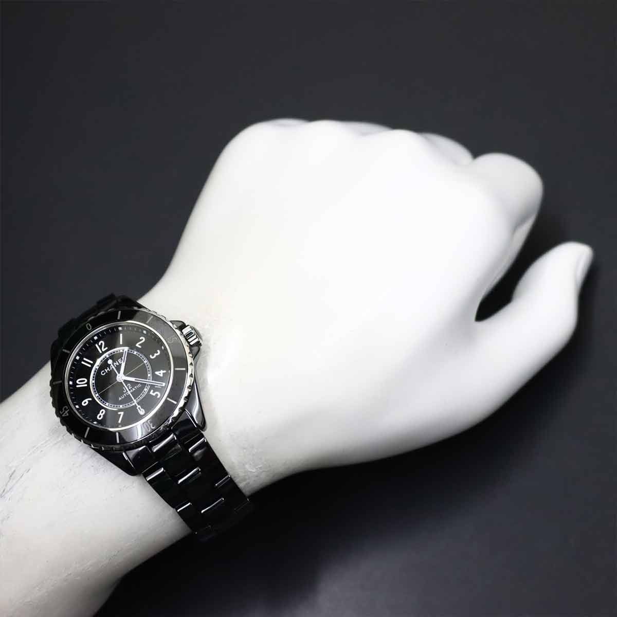  シャネル CHANEL J12 38mm H5697 メンズ 腕時計 デイト ブラック セラミック 自動巻き ウォッチ 90310193 ニット 自動巻き時計 腕時計(アナログ)