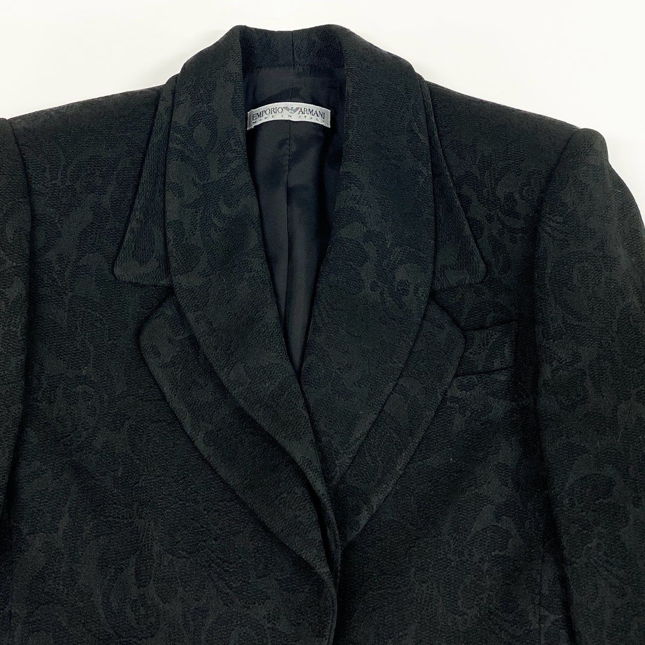 33a26 EMPORIO ARMANI エンポリオアルマーニ ダブルカラー 総刺繍