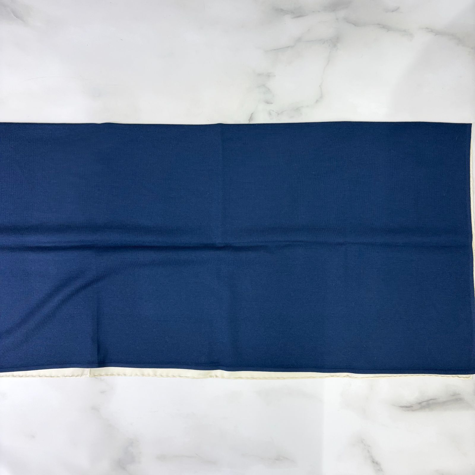 新品　エルメス スカーフ カレH ハイブリッド 90 エクスリブリス エクリュ 鑑定済み 【 美品 】エルメス カレH 《 エクスリブリス 》 90
