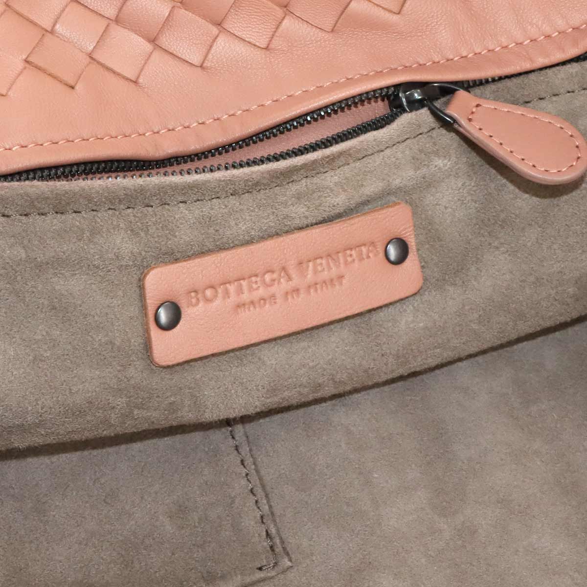 新品同様 ボッテガ ヴェネタ BOTTEGA VENETA イントレチャート 