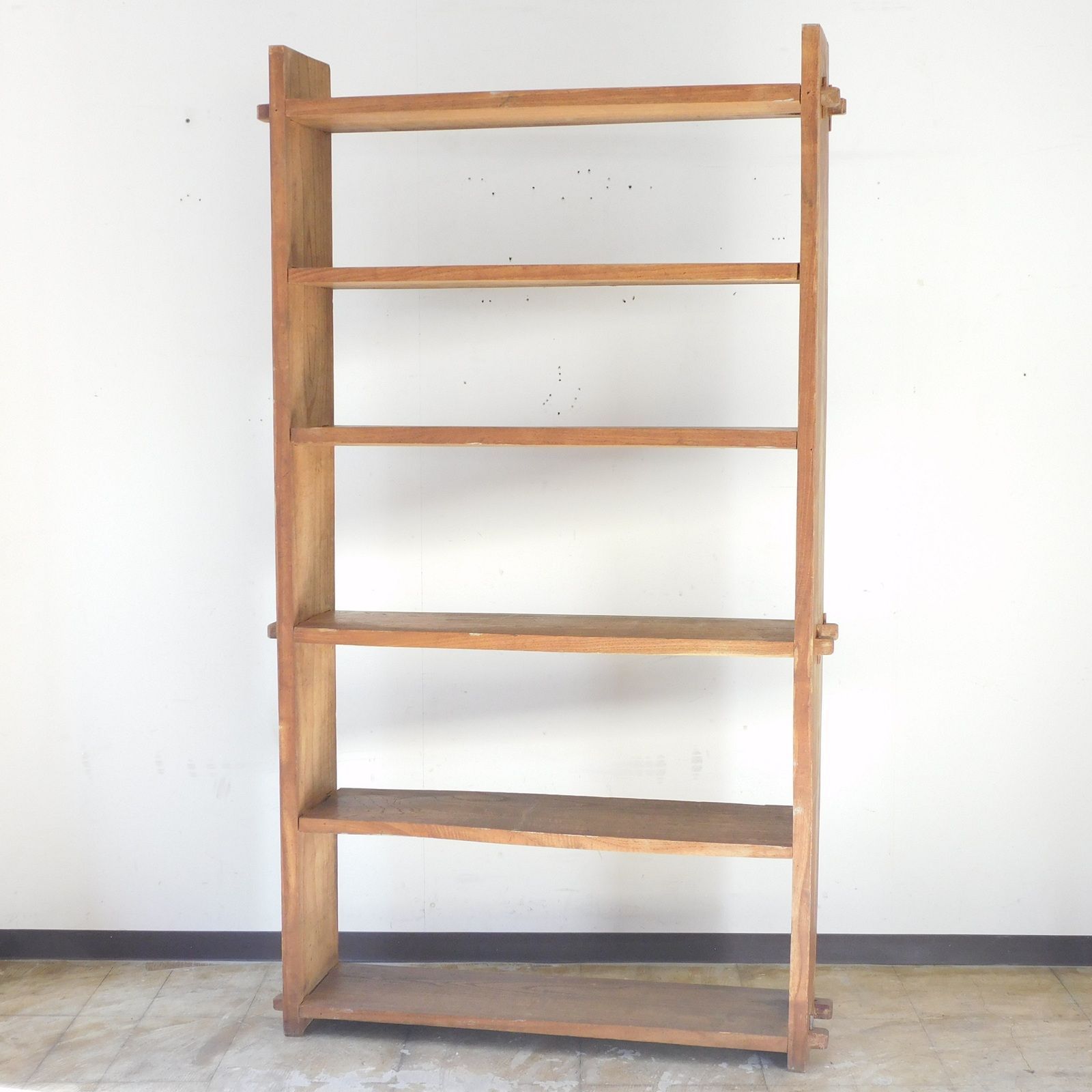 ふるい木味 おおきな楔留め陳列棚 HK-a-05788 / 無垢材 オープンラック