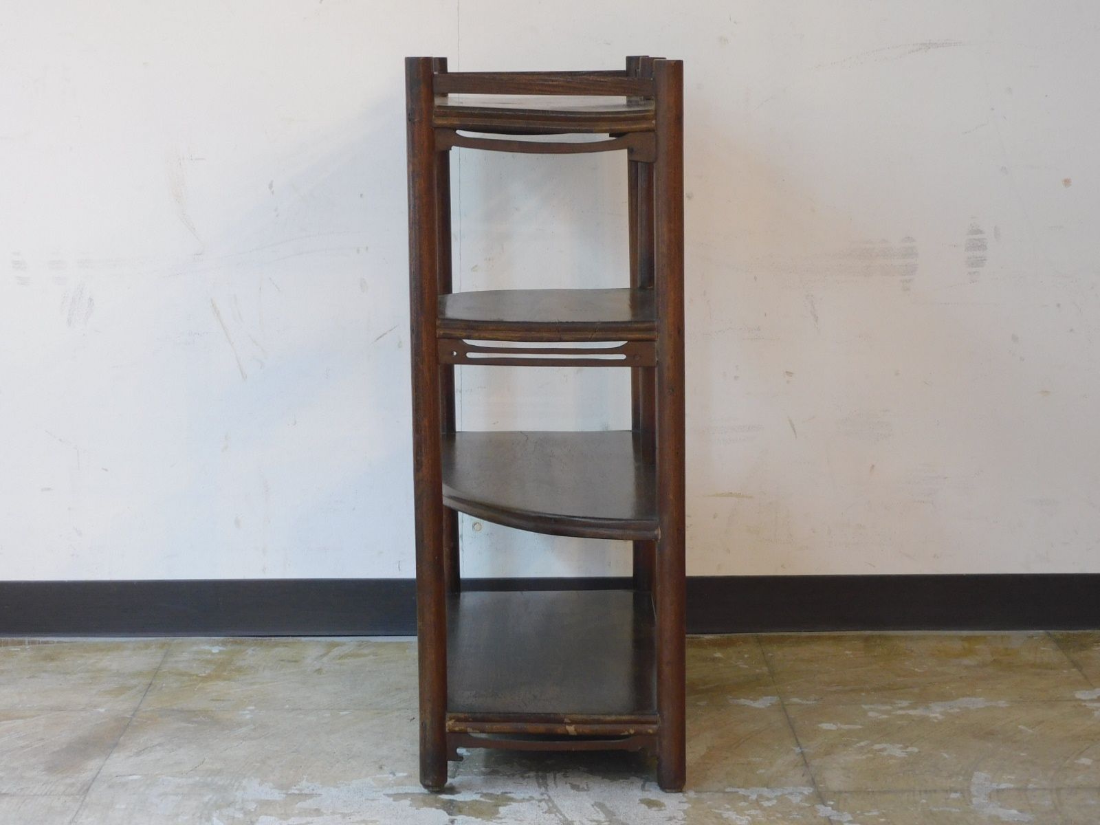 ふるい木味 造りのいい 飾り棚 HK-a-05789 / 木製 無垢材 陳列棚 展示