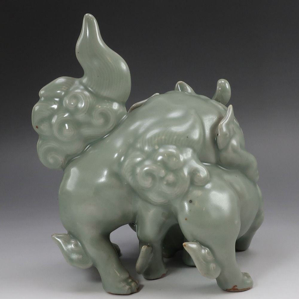 三田青磁 獅子置物 陶磁器 _ 骨董品 - メルカリ
