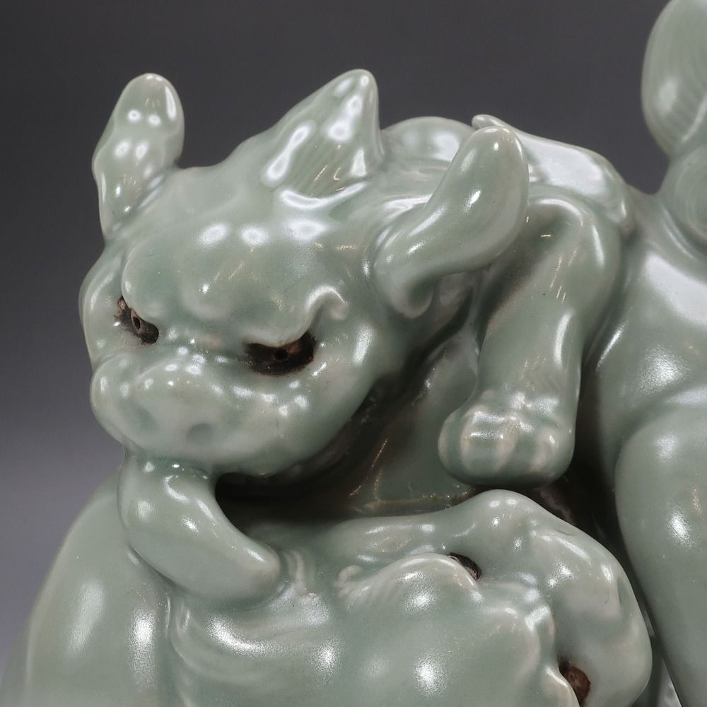 三田青磁 獅子置物 陶磁器 _ 骨董品 - メルカリ