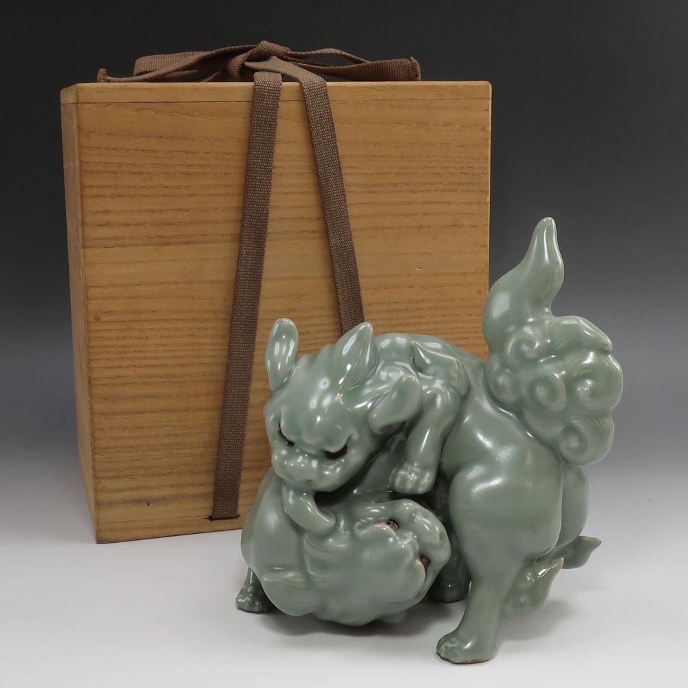 三田青磁 獅子置物 陶磁器 _ 骨董品 - メルカリ