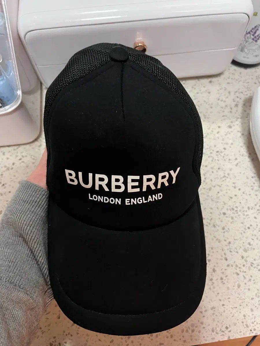 ブランド BURBERRY 正規品 ブラック ベースボールキャップ 帽子 M