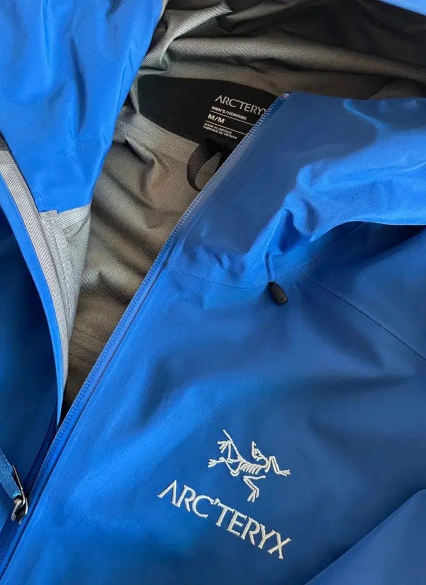 アークテリクス ベータ バイタリティ ほぼ M