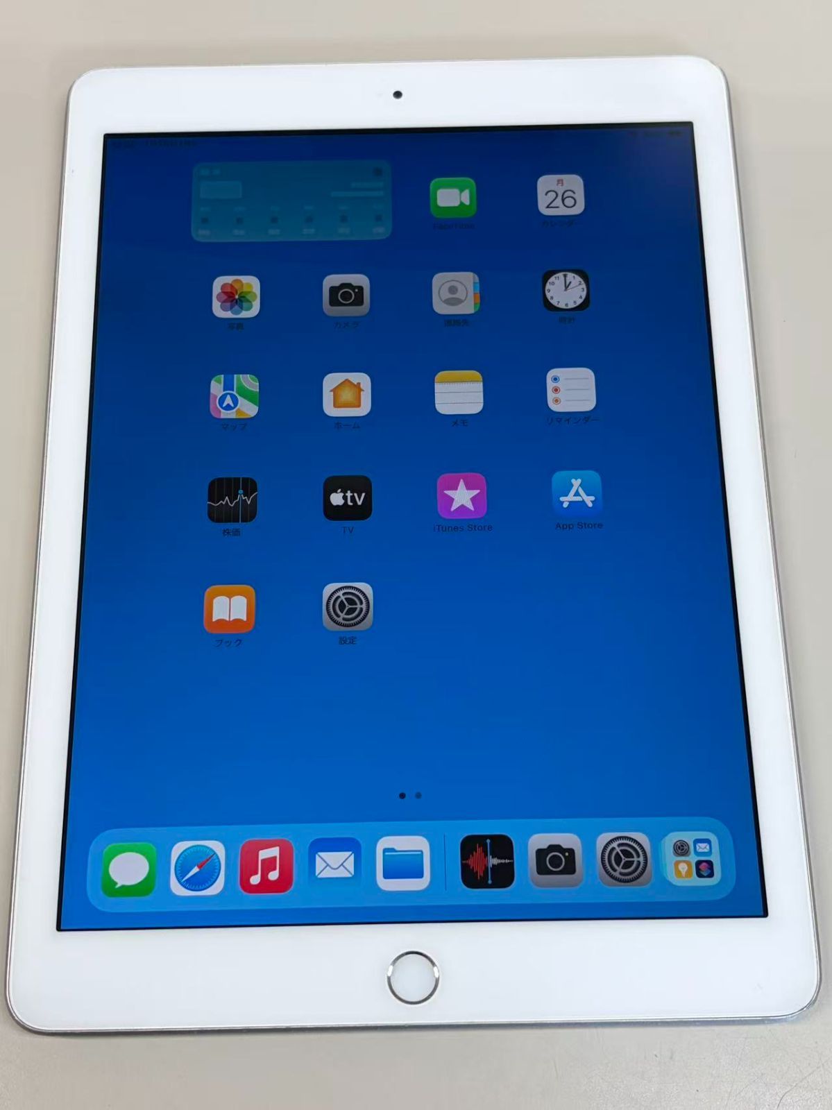 iPad (第6世代) 32GB シルバー 中古 - メルカリ