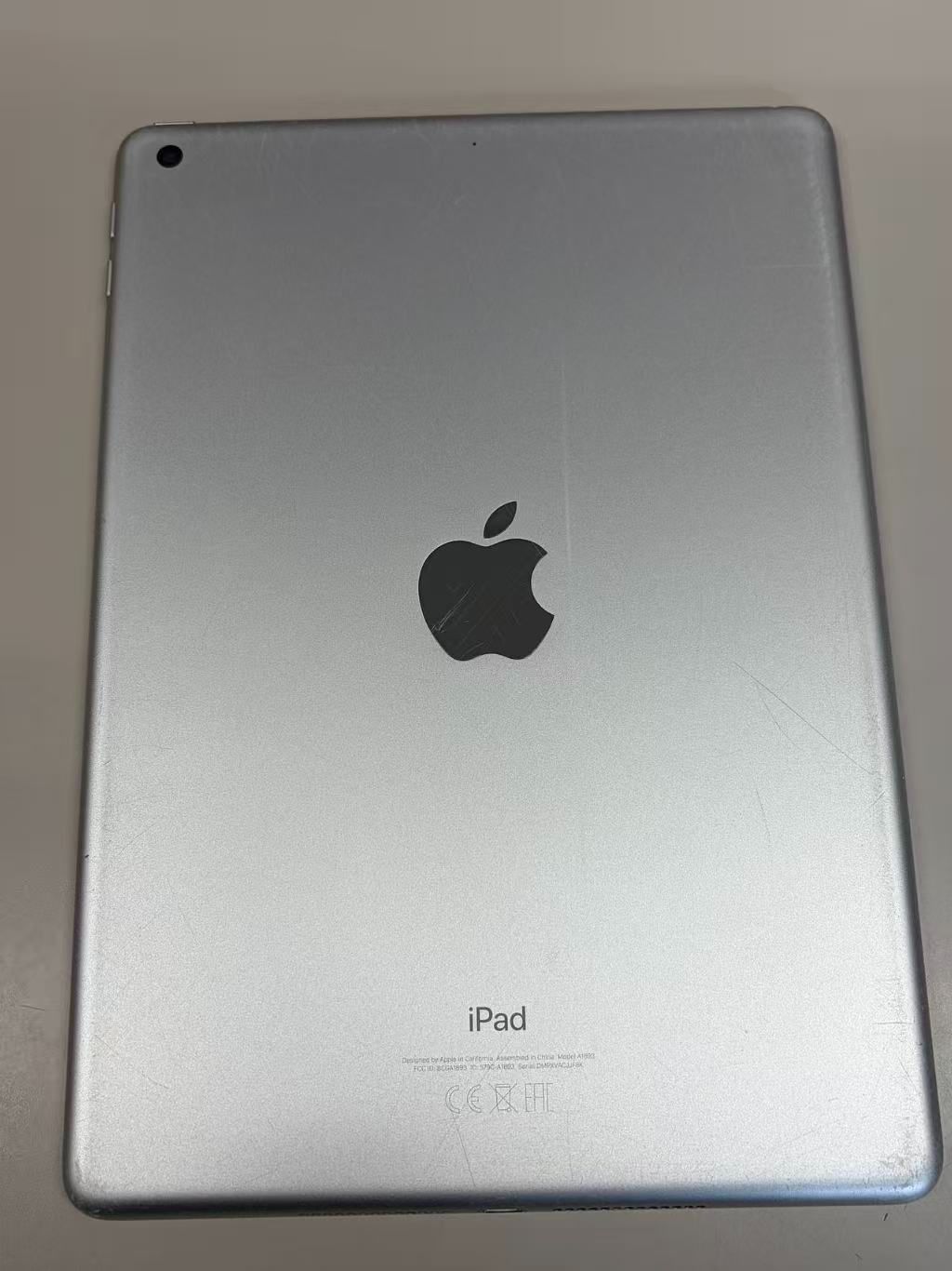 iPad (第6世代) 32GB シルバー 中古 - メルカリ