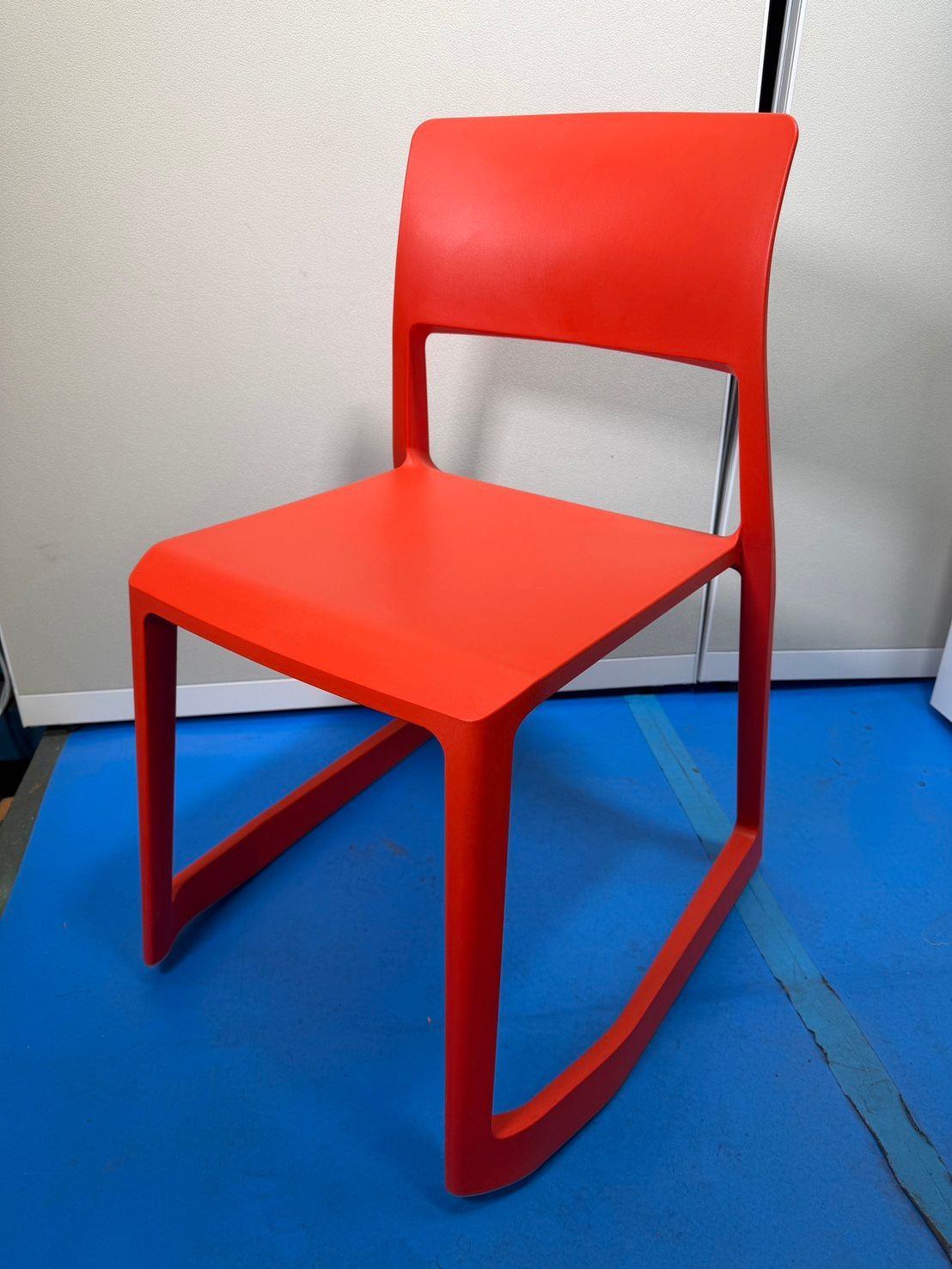 中古・vitra・ヴィトラ・Tipton・ティプトン・チェア・レッド1 中古・vitra・ヴィトラ・Tipton・ティプトン・チェア・レッド1