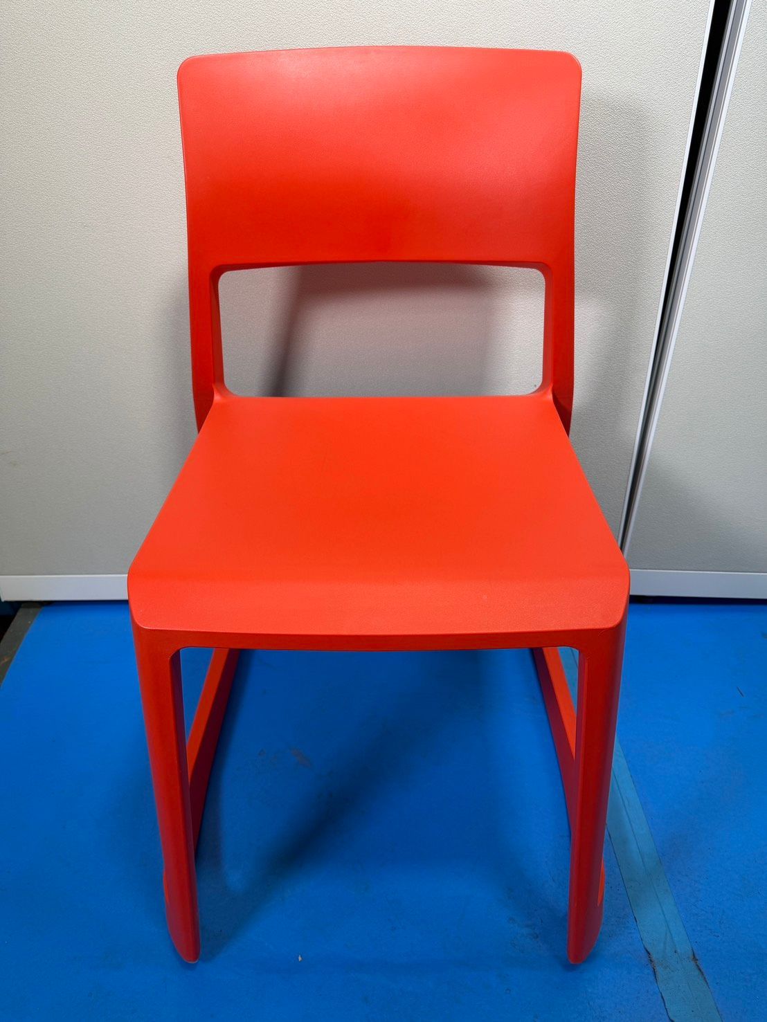 Vitra / ヴィトラ tipton / ティプトン ポピーレッド 【548】 - メルカリ