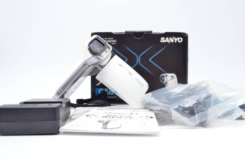 動作品】SANYO サンヨー Xacti DMX-CA8 ホワイト 防水デジタルムービー