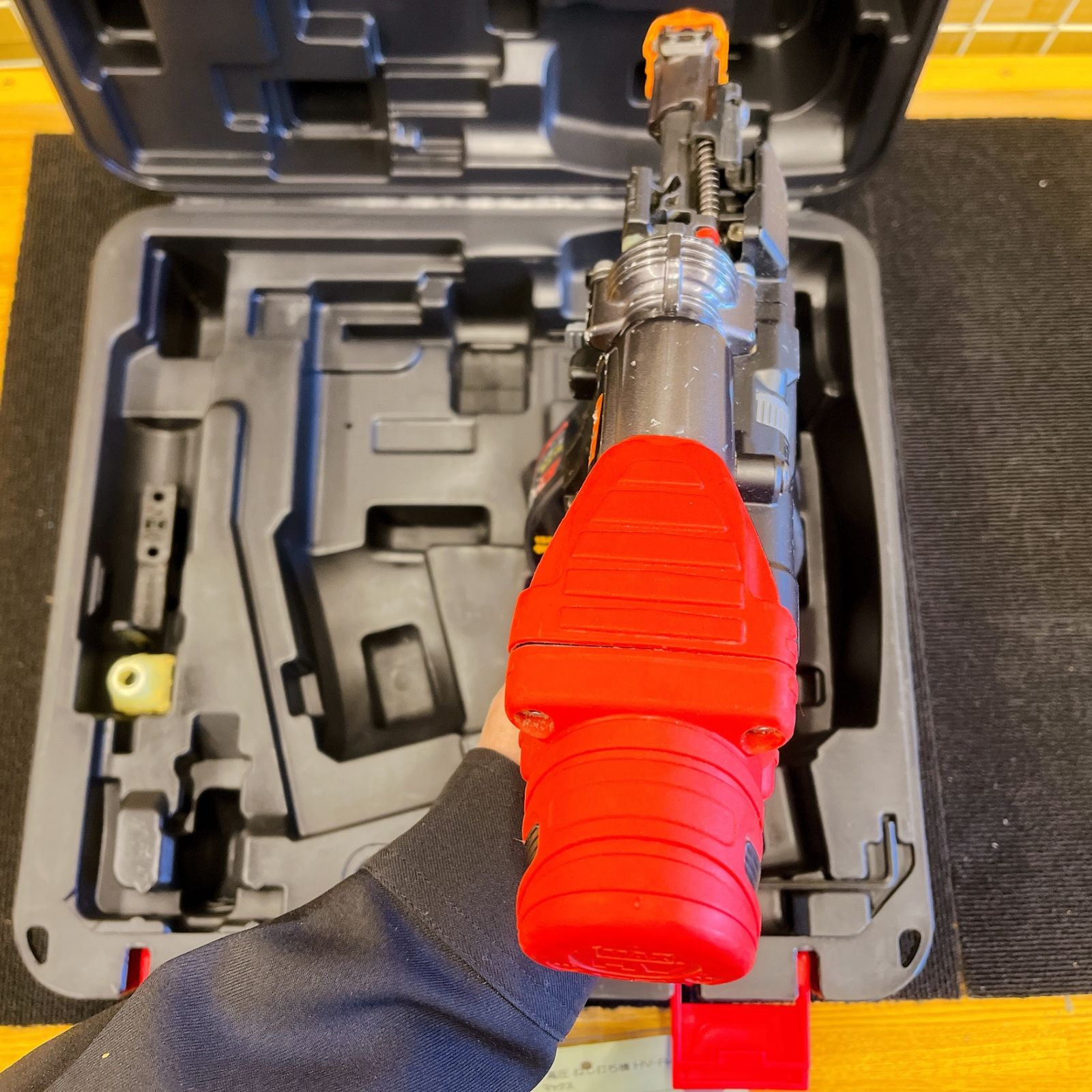  動作良好 マックス MAX 高圧 ねじ打ち機 HV-R 41 G 4-G ケース付き 釘打機 エアーツール