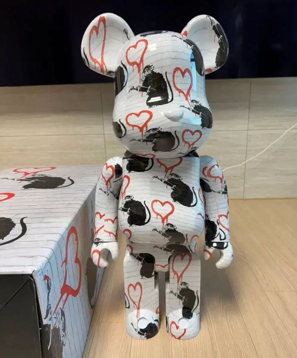 ベアブリック バンクシー ラブレッツ 1000%