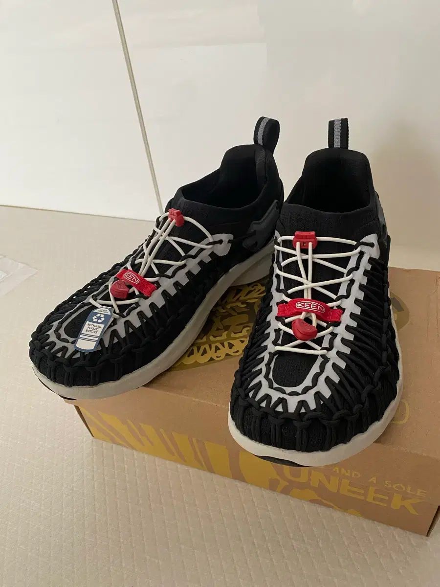 KEEN UNEEK スポーツ スニーカー ブラック メンズシューズ 080