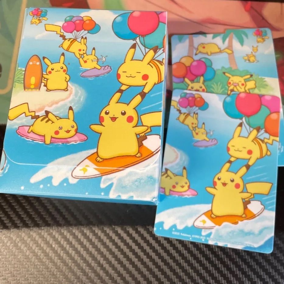なみのりピカチュウ&そらをとぶピカチュウ デッキケース - メルカリ