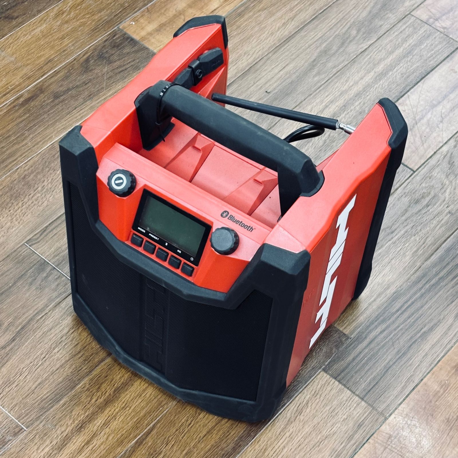 HILTI ヒルティ Bluetoothスピーカー 内蔵ラジオチャージャー RC 4|36