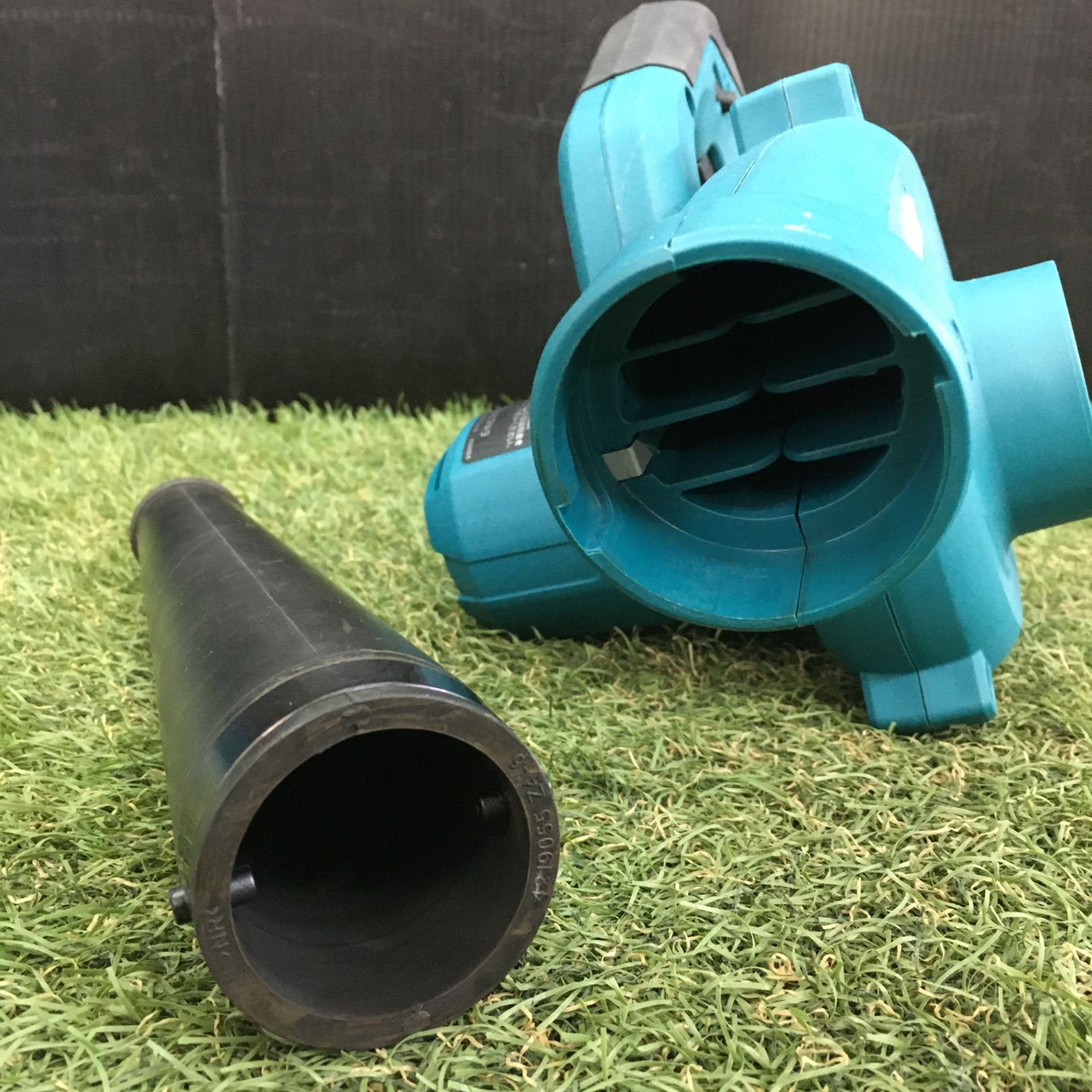  品 0906 makita マキタ 18 v充電式ブロワ 本体のみ UB 185 DZ 集塵機 ブロワー 電動工具 エア工具